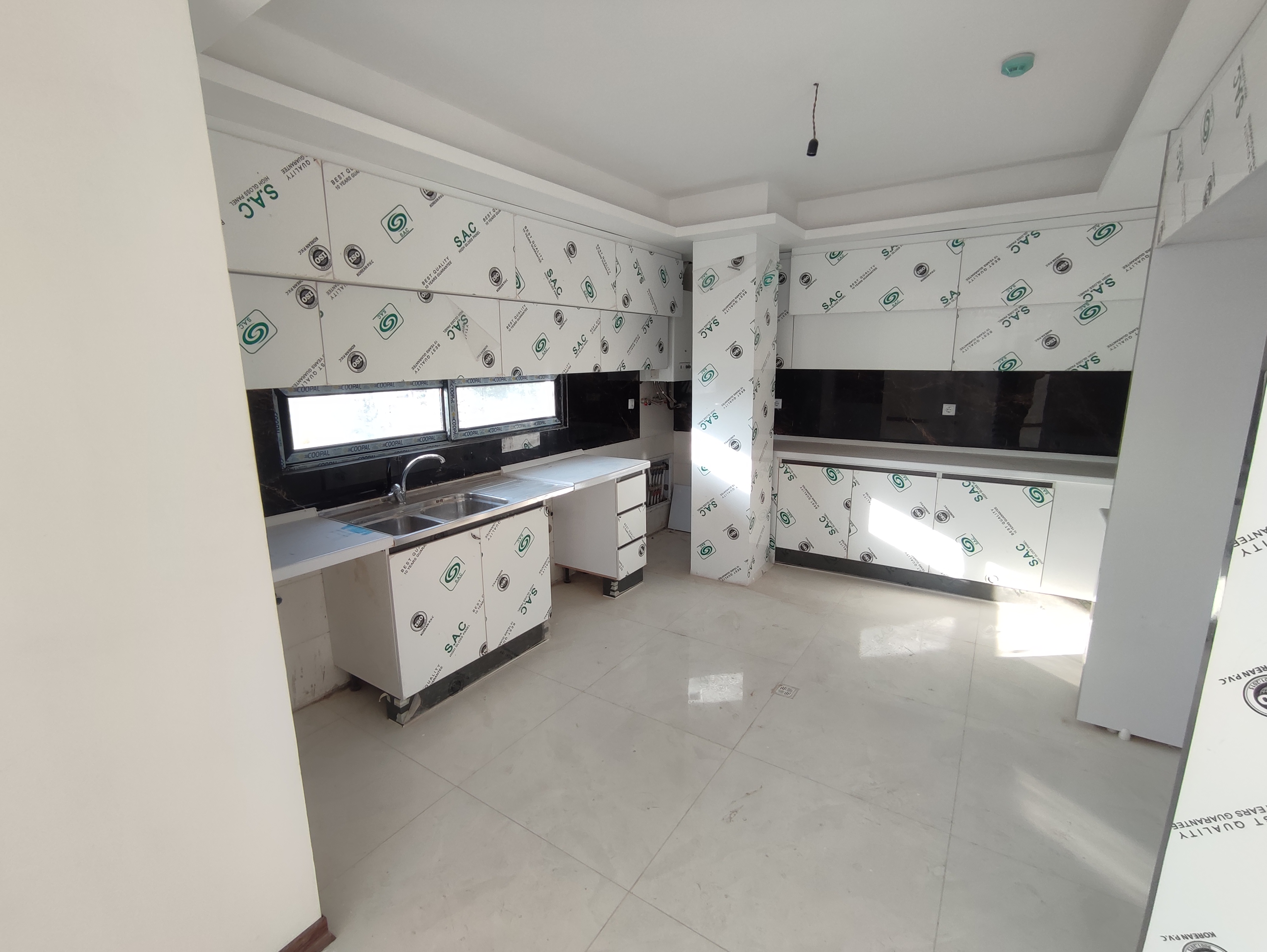 فروش, آپارتمان,  مسکونی ,  130 متر,  قیمت بالا 