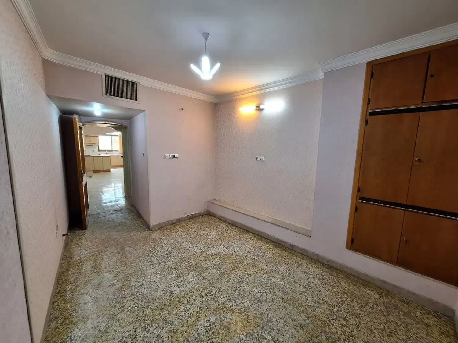 فروش, آپارتمان,  مسکونی ,  70 متر,  به قیمت 